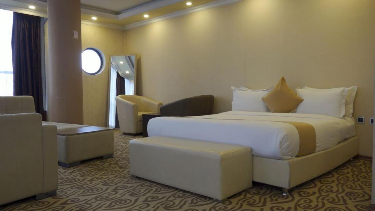 Holiday Hotel Addis Abeba Esterno foto